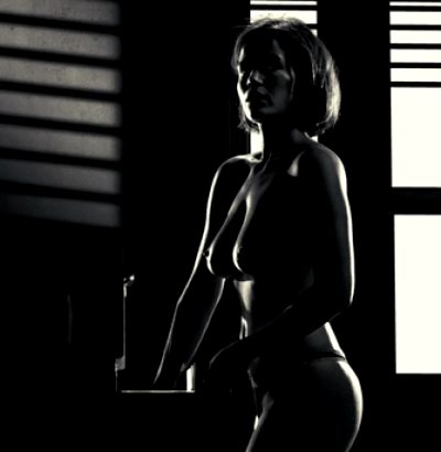Carla Gugino’s Plots In Black And White In Sin City
