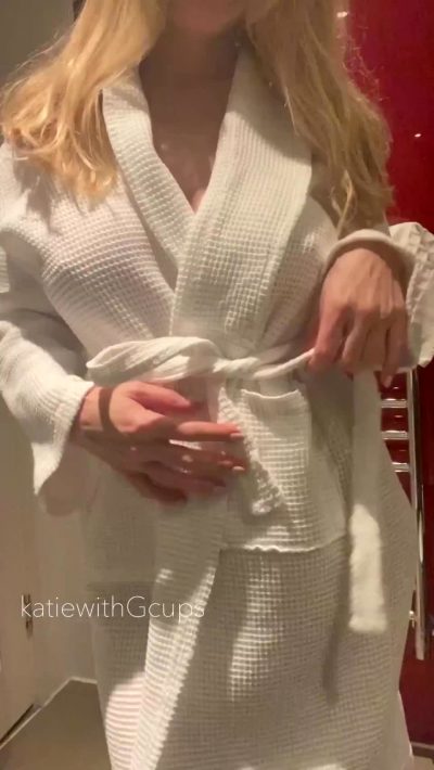 From Bathing Robe To Undress! ❤️