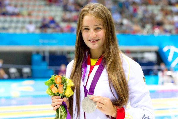 elena-krawzow-blind-german-paralympic-swimmer_002